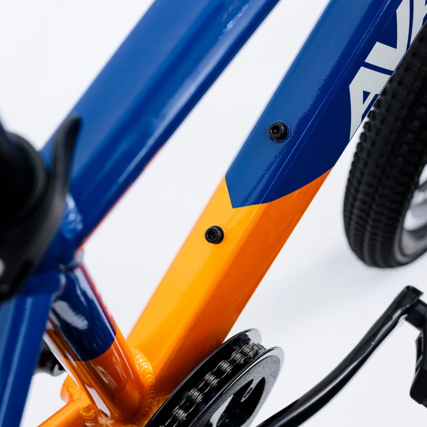 Avalanche Cosmic 24" Bike