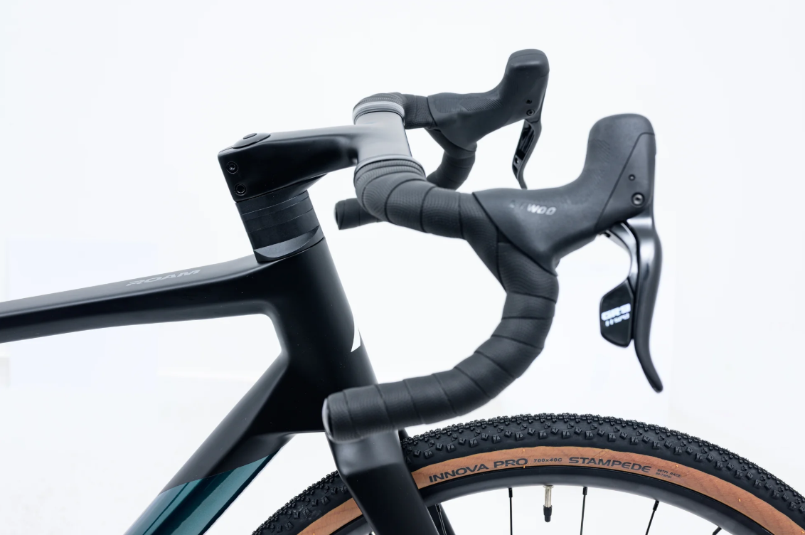 Avalanche Roam Carbon Gravel Bike