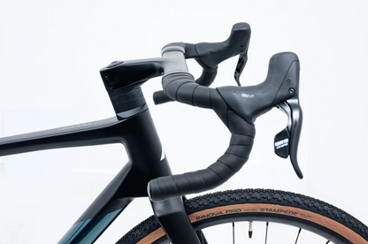 Avalanche Roam Carbon Gravel Bike